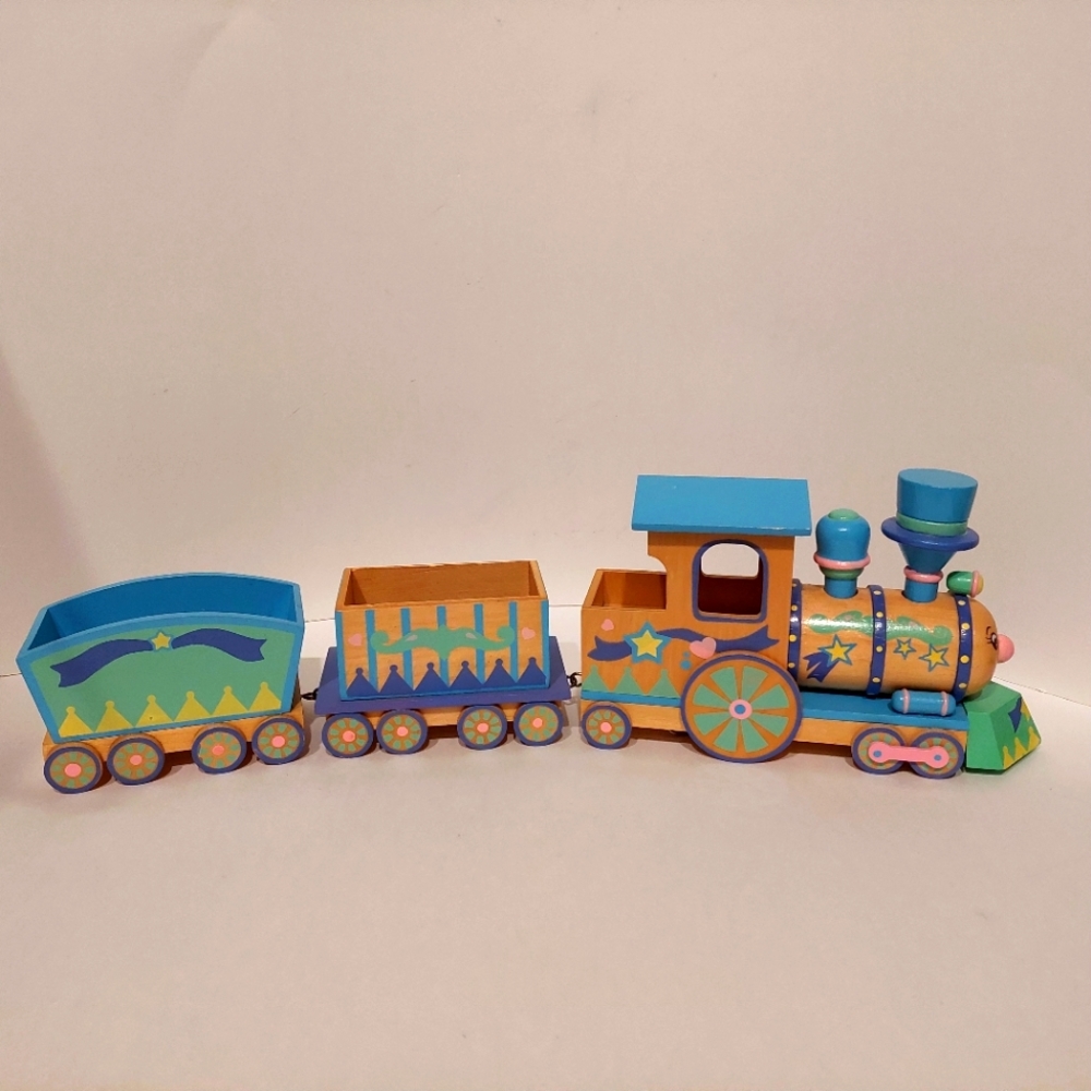 The San Francisco Music Box Company Easter Train plays " Easter Parade"